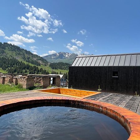 Peak Lodge Jyrgalan Exterior foto